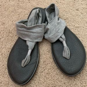 Size 11 gray/silver Sanuk Yoga Slings